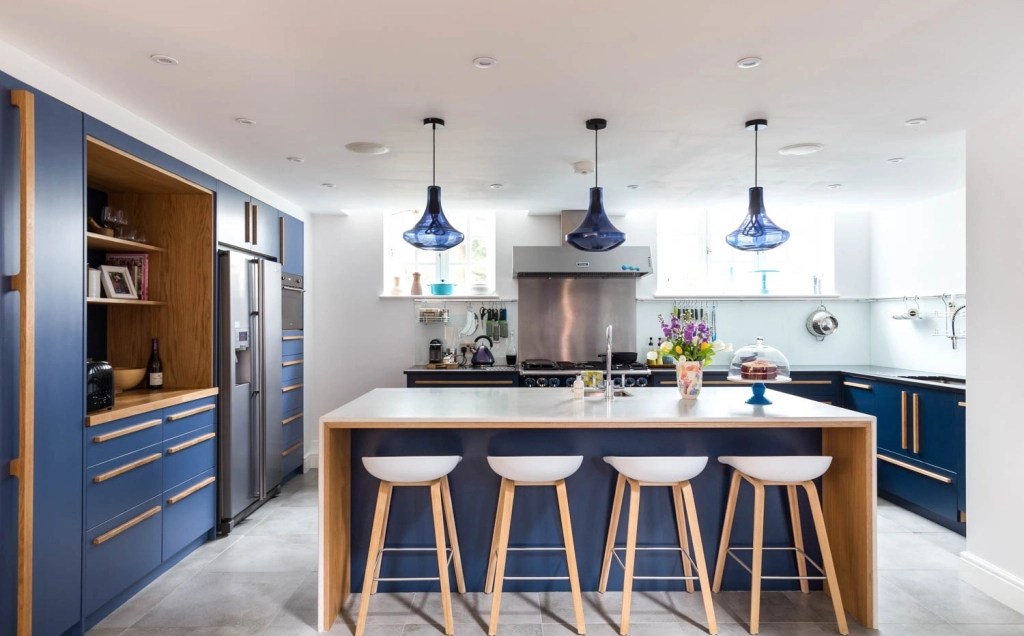 Navy Blue Kitchens: The bold colour that can act like a neutral