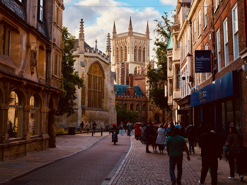 If you’re coming to visit our Cambridge showroom, it’s well worth making a day of it…